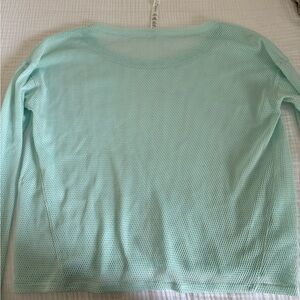 Alo Yoga Mint Green long sleeve top Size Large